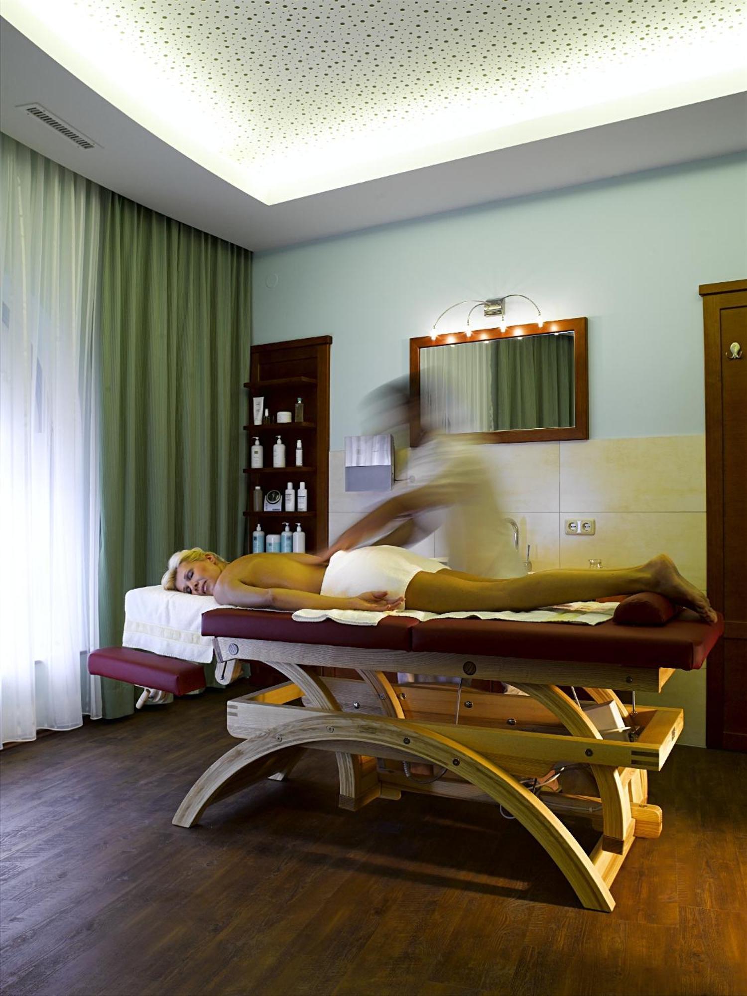 Alpenrose Wellnesshotel Бах Екстериор снимка