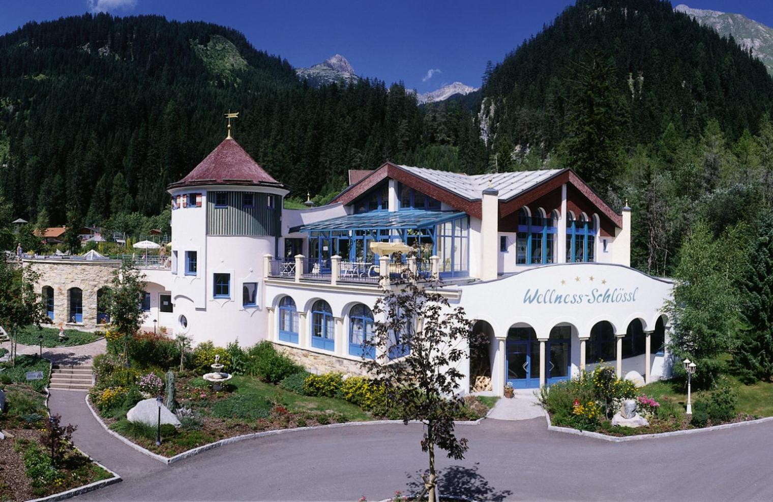 Alpenrose Wellnesshotel Бах Екстериор снимка