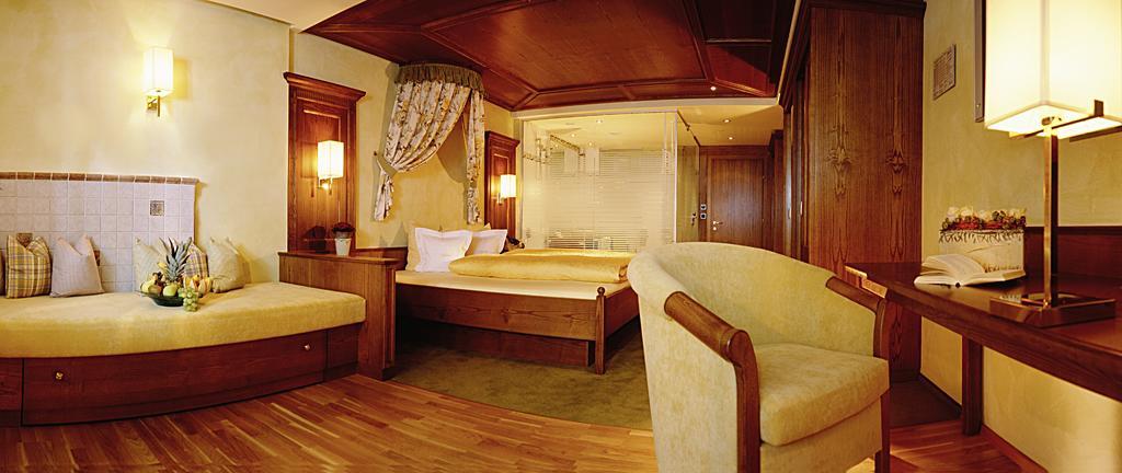 Alpenrose Wellnesshotel Бах Екстериор снимка