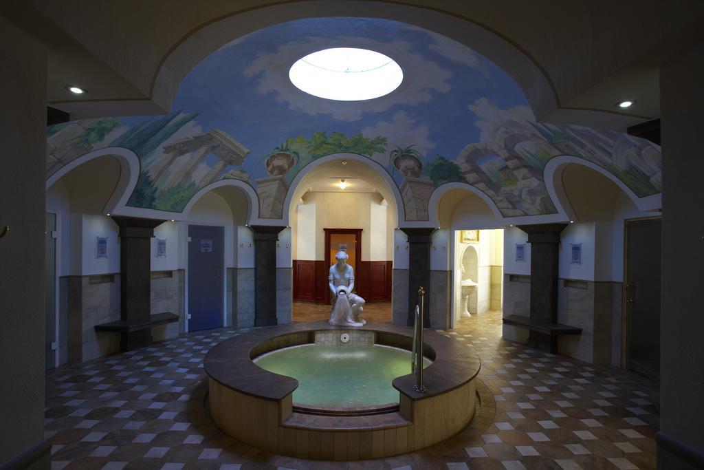 Alpenrose Wellnesshotel Бах Екстериор снимка